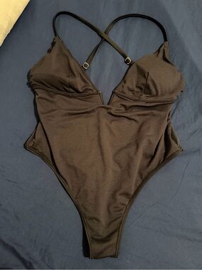 Black V-Neck Strappy One-Piece Swimwear